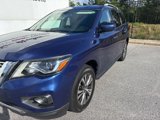 Used 2019 Nissan Pathfinder SV image 2