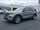 Certified 2020 Ford Explorer XLT w/ Equipment Group 202A image 3