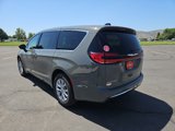 New 2025 Chrysler Pacifica Select image 5