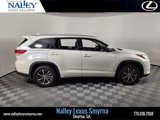 Used 2018 Toyota Highlander SE image 2