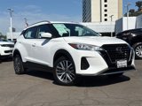 Used 2021 Nissan Kicks SV image 2