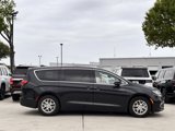 Used 2023 Chrysler Pacifica Touring-L image 3