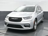 Used 2022 Chrysler Pacifica Touring-L image 3