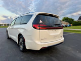 Used 2021 Chrysler Pacifica Touring-L image 5