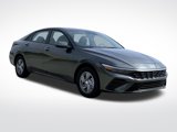 New 2025 Hyundai Elantra SE image 3