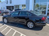 Used 2018 Volkswagen Passat 2.0T SE image 2