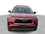 Used 2022 Toyota Highlander LE image 3
