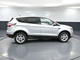 Used 2017 Ford Escape SE image 4