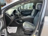 Used 2020 Buick Enclave Essence image 3
