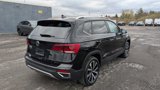 Used 2022 Volkswagen Taos SE w/ Panoramic Sunroof Package image 5
