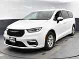 Used 2023 Chrysler Pacifica Touring-L image 5