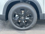 New 2025 Volkswagen Taos SE image 5