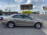 Used 2015 Volkswagen Passat 1.8T SE image 3