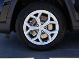 Used 2024 Jeep Compass Latitude image 6