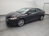 Used 2017 Ford Fusion SE w/ Fusion SE Technology Package image 2
