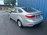 Used 2015 Ford Fiesta SE image 3