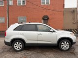 Used 2012 Kia Sorento LX w/ Convenience Pkg image 2