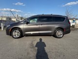 Certified 2021 Chrysler Pacifica Limited image 3