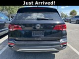 Used 2024 Volkswagen Taos SE image 2