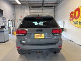 Used 2019 Jeep Grand Cherokee Laredo image 3