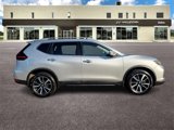 Used 2019 Nissan Rogue SL image 2