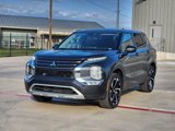 Used 2024 Mitsubishi Outlander SE image 2