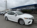 Used 2018 Toyota Camry image 2