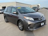 Used 2018 Toyota Sienna XLE image 2