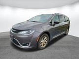 Used 2020 Chrysler Pacifica Touring-L image 3