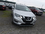 Used 2017 Nissan Rogue SV image 2