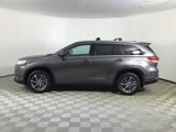 Used 2017 Toyota Highlander XLE image 4