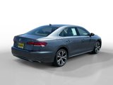 Used 2022 Volkswagen Passat 2.0T SE image 5