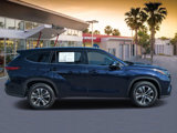 Used 2021 Toyota Highlander XLE image 2