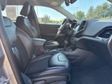 Used 2019 Jeep Cherokee Latitude Plus w/ Comfort/Convenience Group image 5