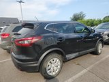 Used 2020 Nissan Rogue Sport S image 2