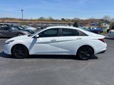 Certified 2022 Hyundai Elantra SEL w/ Convenience Package image 2
