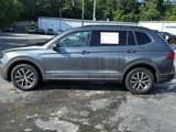 Used 2020 Volkswagen Tiguan SE w/ Panoramic Sunroof Package image 3