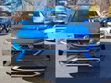 Certified 2022 Volkswagen Taos SE image 2