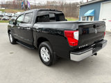 Used 2019 Nissan Titan SV image 3