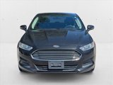 Used 2015 Ford Fusion SE image 2