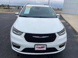 Used 2021 Chrysler Pacifica Limited image 6