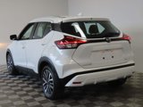 Used 2023 Nissan Kicks SV image 3