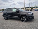 Used 2022 Volkswagen Taos SE image 2