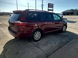 Used 2017 Toyota Sienna LE image 5