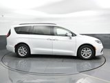 Used 2022 Chrysler Pacifica Touring-L image 5