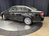 Used 2010 Volkswagen Jetta SEL image 3