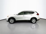Used 2017 Nissan Rogue SV image 4