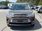 Used 2018 Toyota Highlander XLE image 3