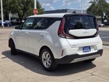 Used 2023 Kia Soul LX w/ LX Technology Package image 3