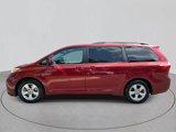 Used 2017 Toyota Sienna LE image 2